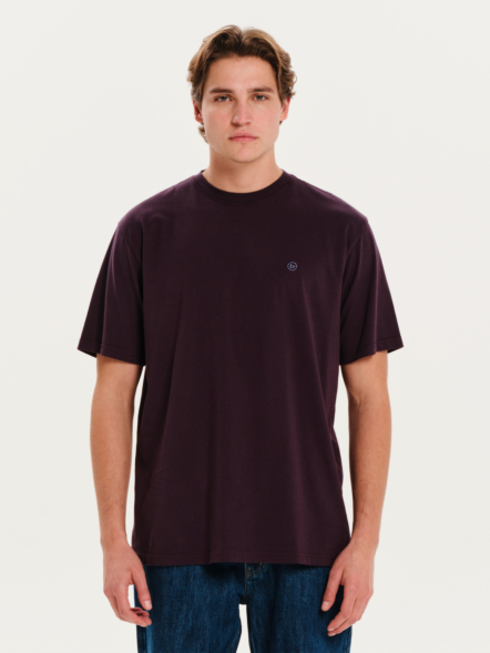 BASEHIT ΑΝΔΡΙΚΟ ΚΟΝΤΟΜΑΝΙΚΟ T-SHIRT ΜΕ ΚΕΝΤΗΤΟ ΛΟΓΟΤΥΠΟ