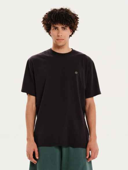 BASEHIT ΑΝΔΡΙΚΟ ΚΟΝΤΟΜΑΝΙΚΟ T-SHIRT ΜΕ ΚΕΝΤΗΤΟ ΛΟΓΟΤΥΠΟ